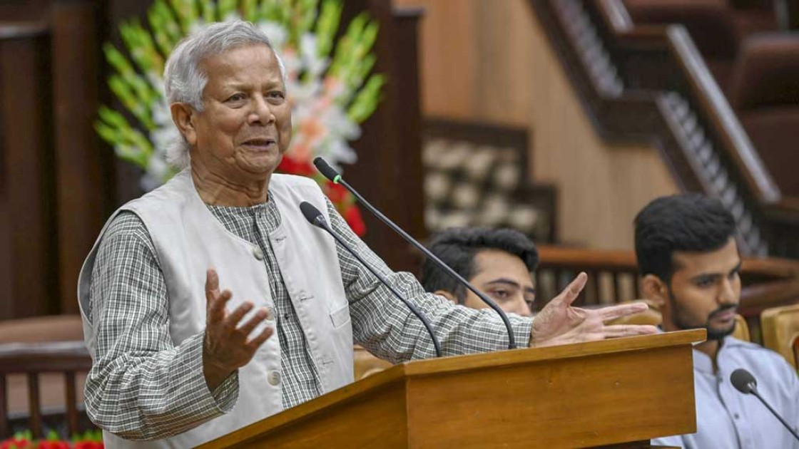 ঢাকার যানজটের দ্রুত ও কার্যকর সমাধান চান প্রধান উপদেষ্টা